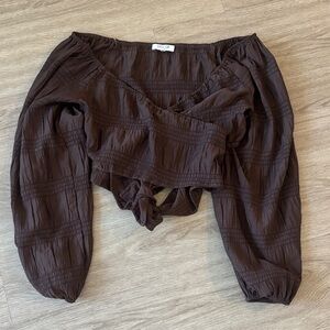 Exclusive Collab Vici x Jill Cropped Wrap Around Top